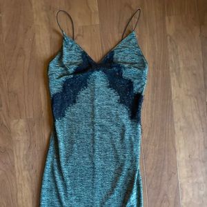 Kendall and Kylie olive green and black dr…